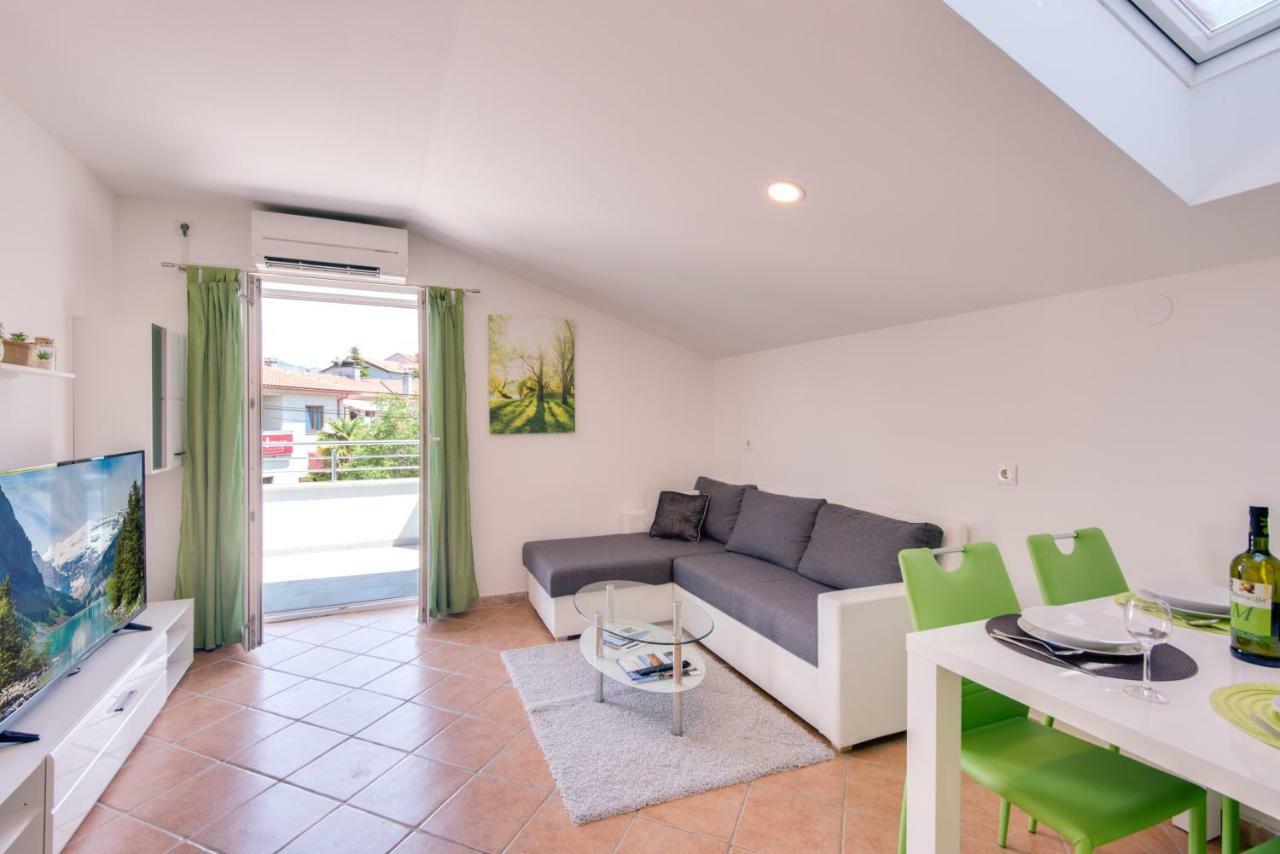 Admiral Apartment *
